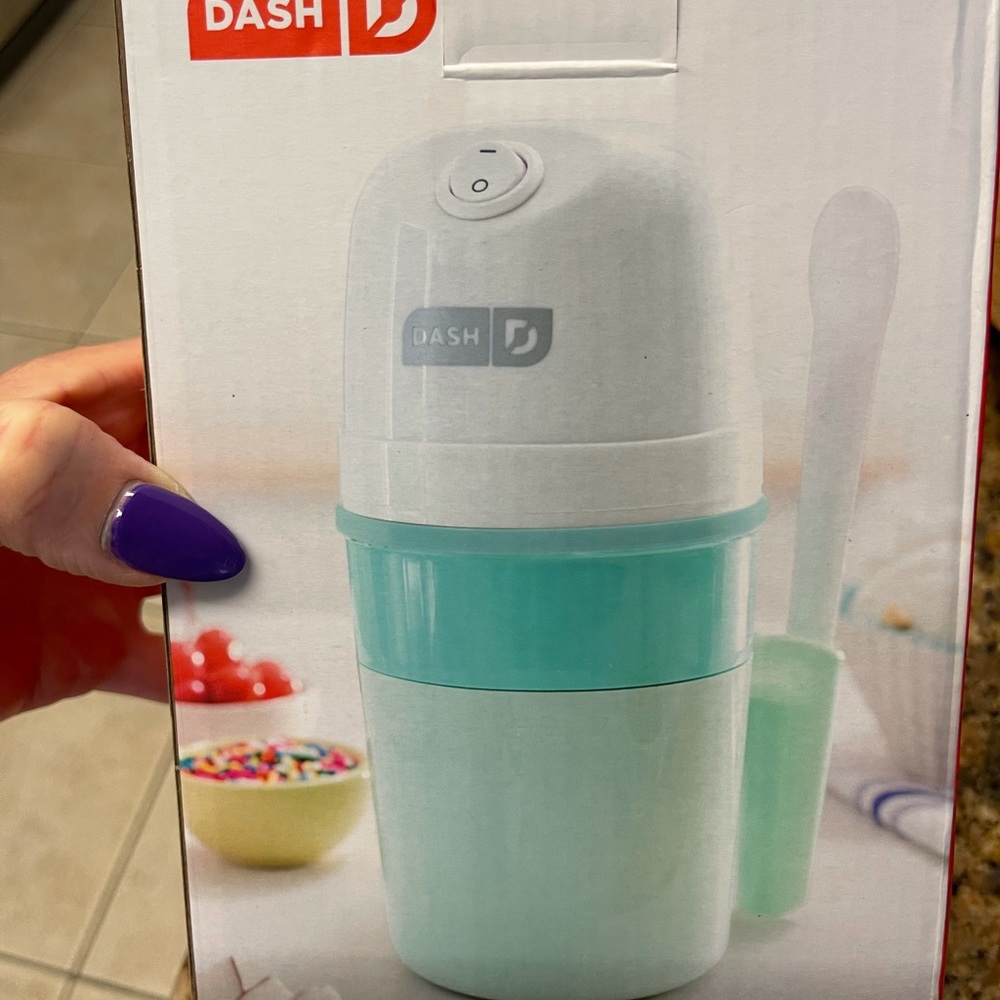 Dash my pint ice cream maker new in open box